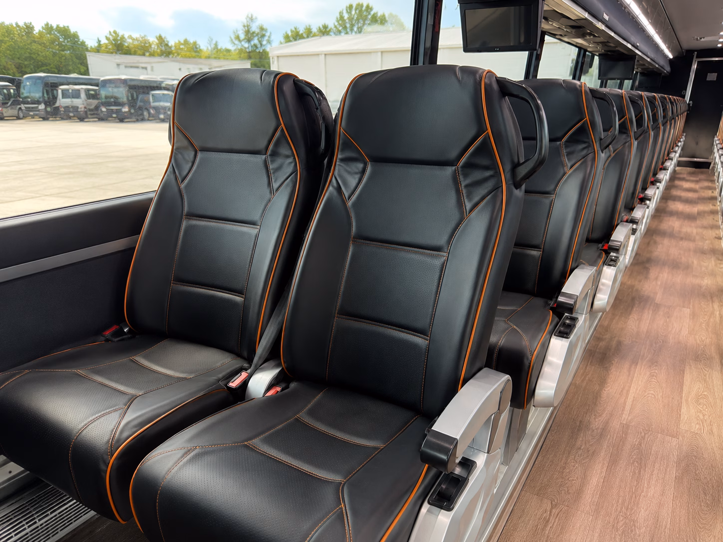 burbank construction and film crew shuttle buses