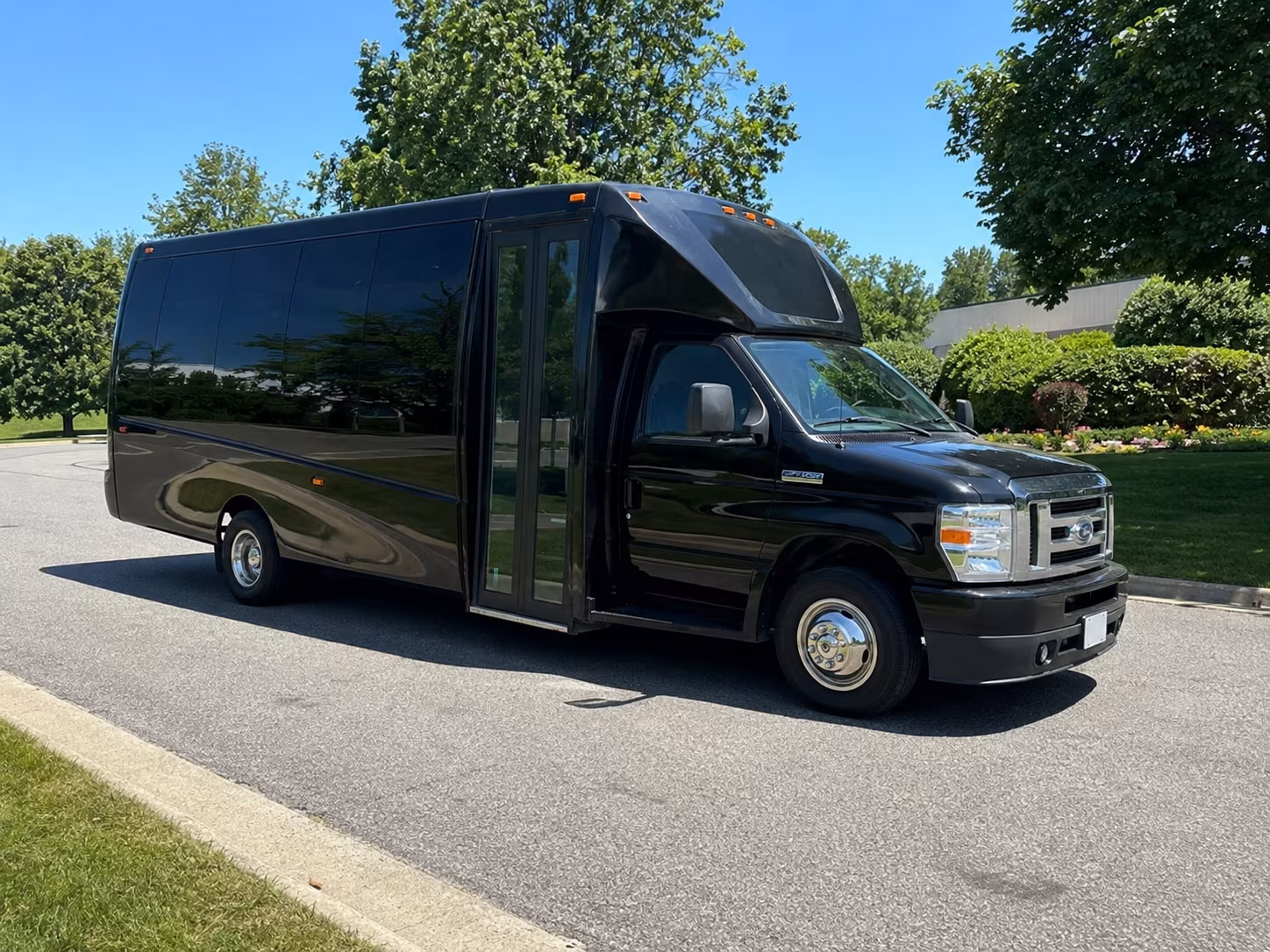 rent a burbank prom party bus or charter bus today